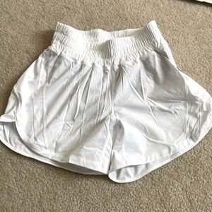Lululemon Hotty Hot shorts 4” in white